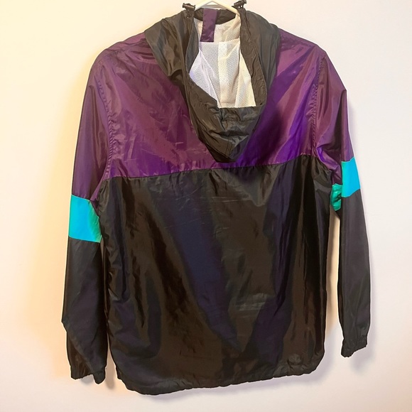 Pull over Windbreaker - Picture 3 of 3